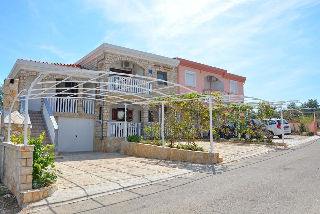 Apartments Sandra ヴィル エクステリア 写真